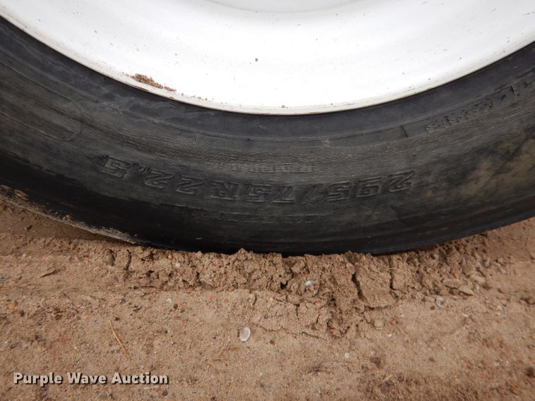 image for item DG5860 1990 Freightliner COE semi truck