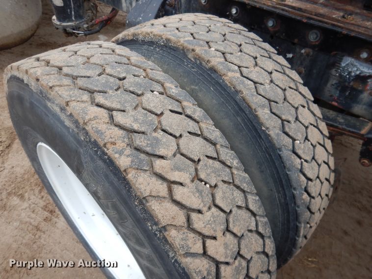 image for item DG5860 1990 Freightliner COE semi truck