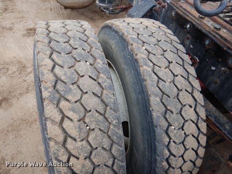 image for item DG5860 1990 Freightliner COE semi truck