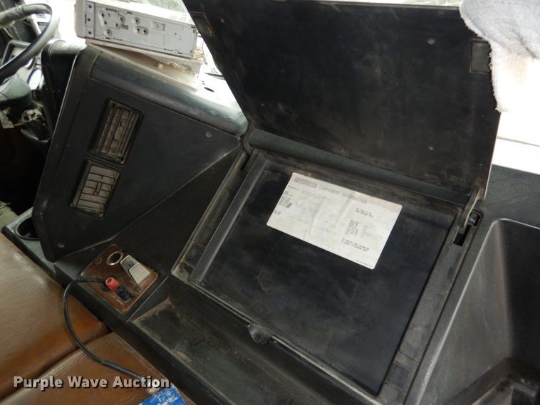 image for item DG5860 1990 Freightliner COE semi truck