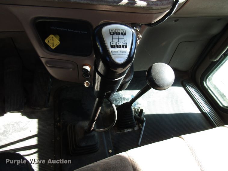 image for item DG6709 2007 Peterbilt 357 winch truck