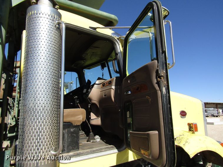 image for item DG6709 2007 Peterbilt 357 winch truck