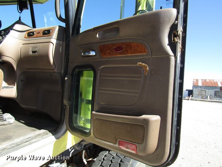 image for item DG6709 2007 Peterbilt 357 winch truck