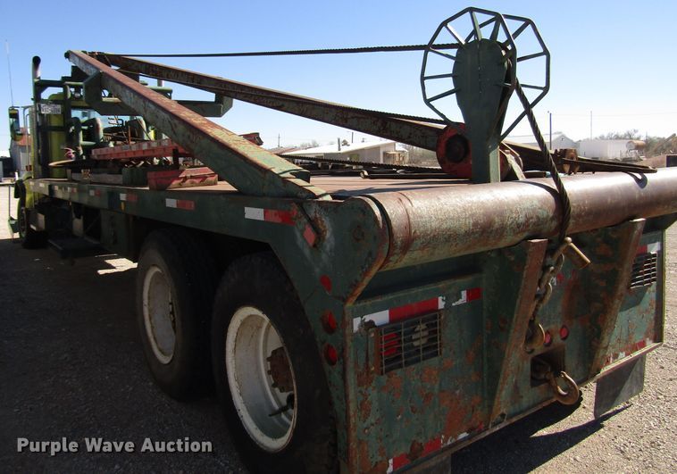 image for item DG6709 2007 Peterbilt 357 winch truck