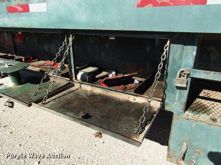 image for item DG6709 2007 Peterbilt 357 winch truck