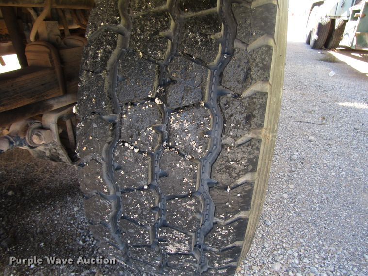 image for item DG6709 2007 Peterbilt 357 winch truck