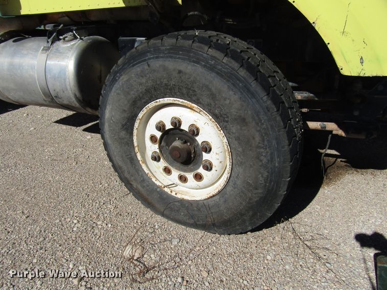 image for item DG6709 2007 Peterbilt 357 winch truck