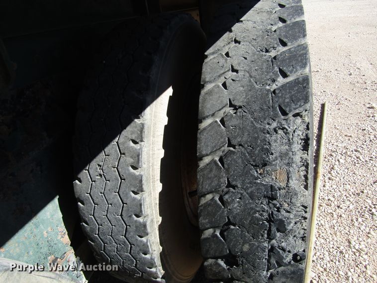 image for item DG6709 2007 Peterbilt 357 winch truck