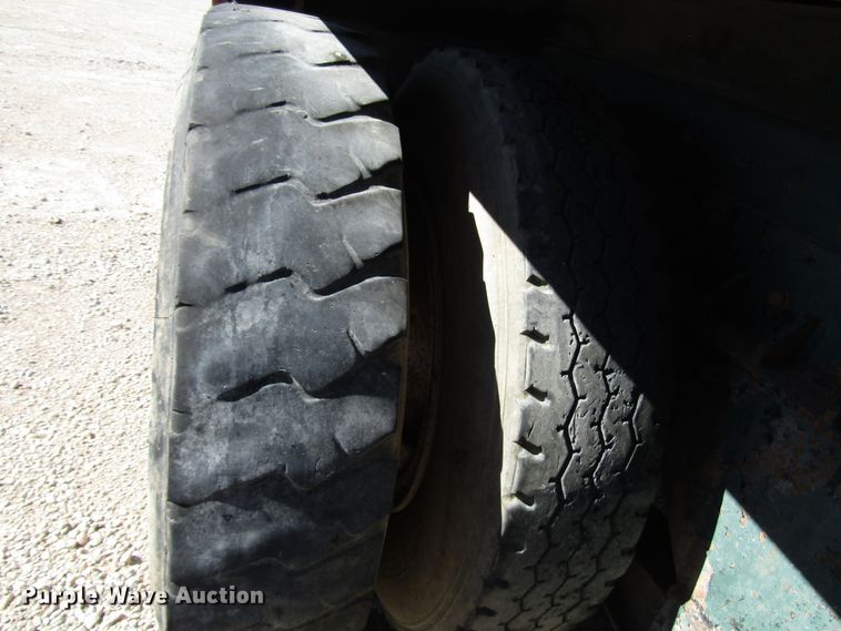 image for item DG6709 2007 Peterbilt 357 winch truck