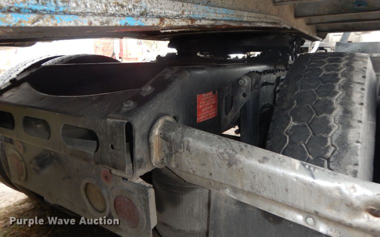 image for item DH2261 2012 Volvo VN semi truck