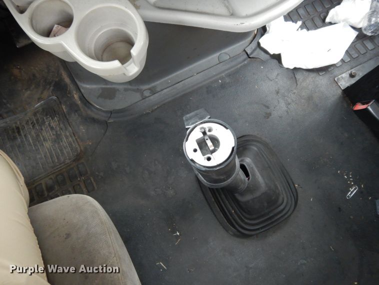 image for item DH2261 2012 Volvo VN semi truck