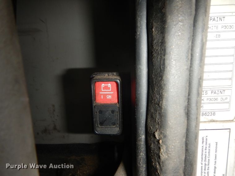 image for item DH2261 2012 Volvo VN semi truck