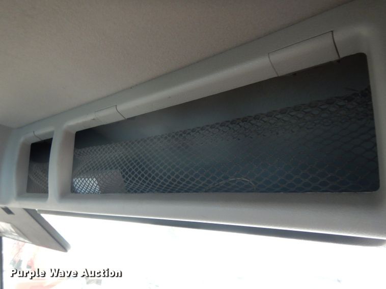 image for item DH2261 2012 Volvo VN semi truck