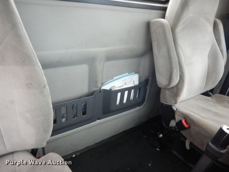 image for item DH2261 2012 Volvo VN semi truck