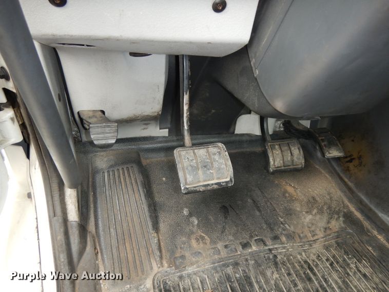 image for item DH2261 2012 Volvo VN semi truck