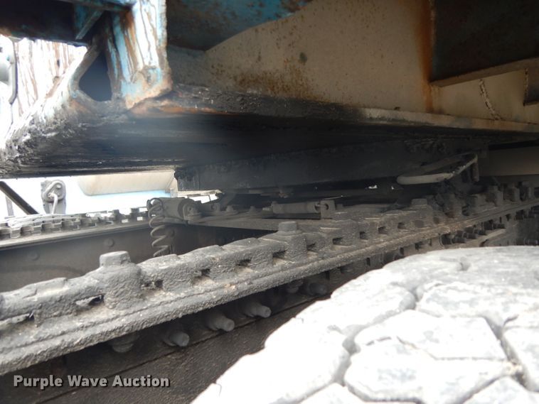 image for item DH2261 2012 Volvo VN semi truck