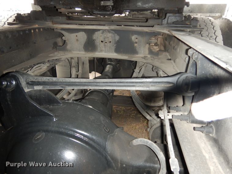 image for item DH2261 2012 Volvo VN semi truck