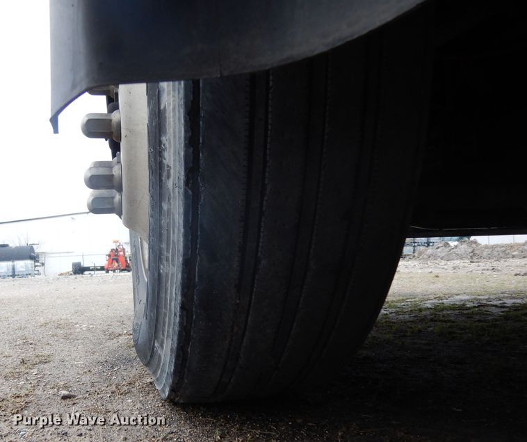 image for item DH2261 2012 Volvo VN semi truck