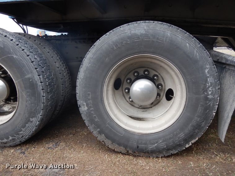 image for item DH2261 2012 Volvo VN semi truck