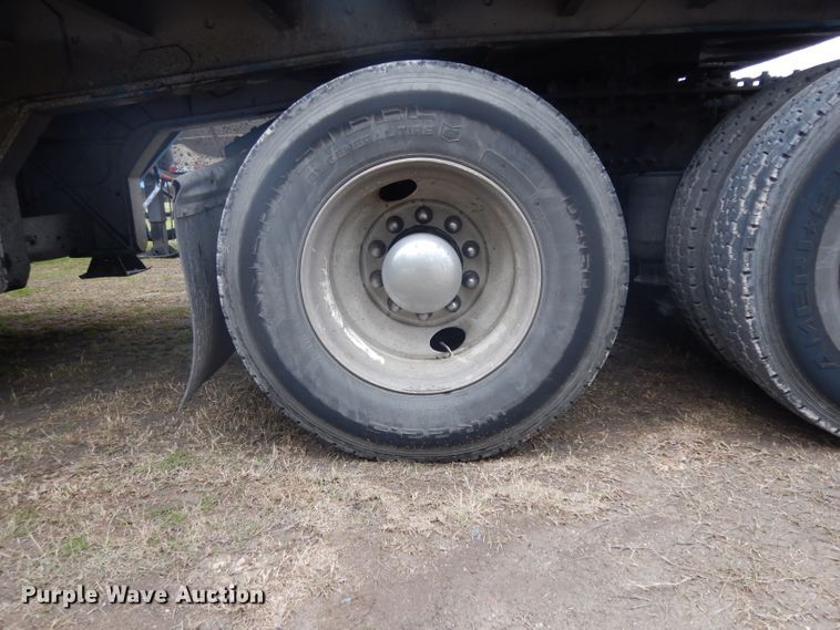 image for item DH2261 2012 Volvo VN semi truck