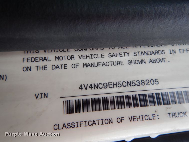 image for item DH2261 2012 Volvo VN semi truck