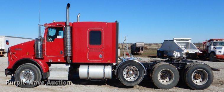 image for item DH5298 2007 Kenworth T800 semi truck