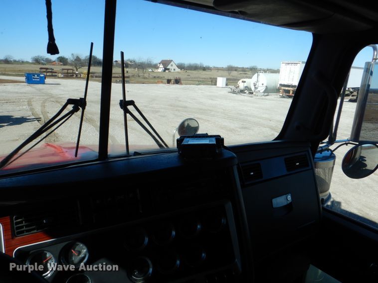 image for item DH5298 2007 Kenworth T800 semi truck