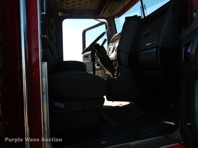 image for item DH5298 2007 Kenworth T800 semi truck