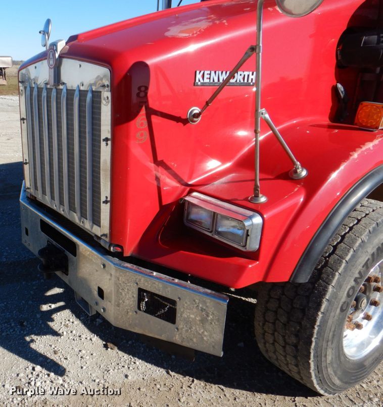 image for item DH5298 2007 Kenworth T800 semi truck