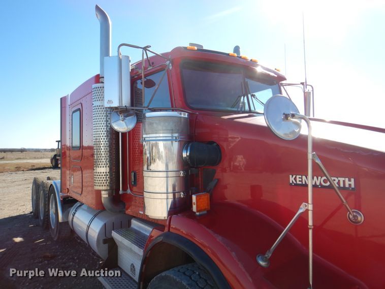 image for item DH5298 2007 Kenworth T800 semi truck