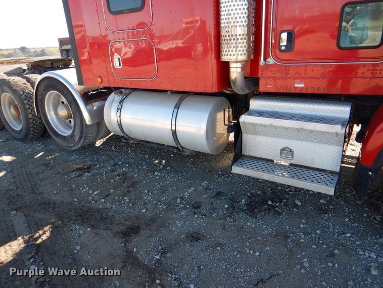 image for item DH5298 2007 Kenworth T800 semi truck