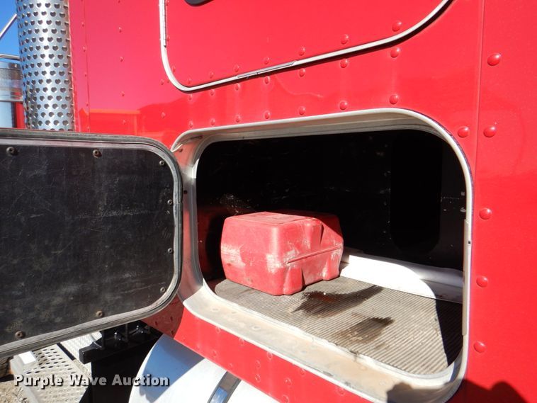 image for item DH5298 2007 Kenworth T800 semi truck