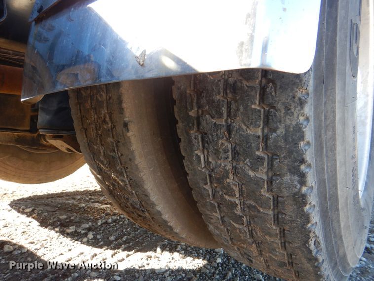 image for item DH5298 2007 Kenworth T800 semi truck