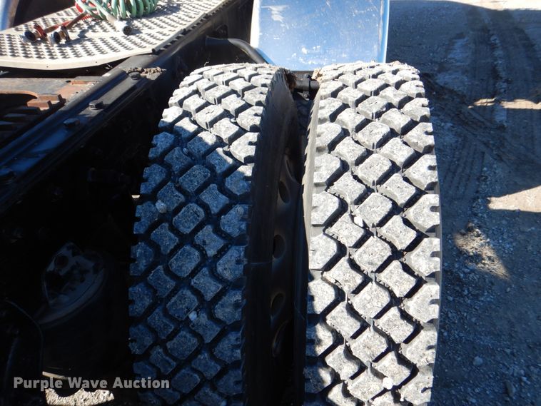 image for item DH5298 2007 Kenworth T800 semi truck