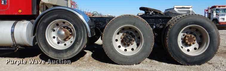 image for item DH5298 2007 Kenworth T800 semi truck