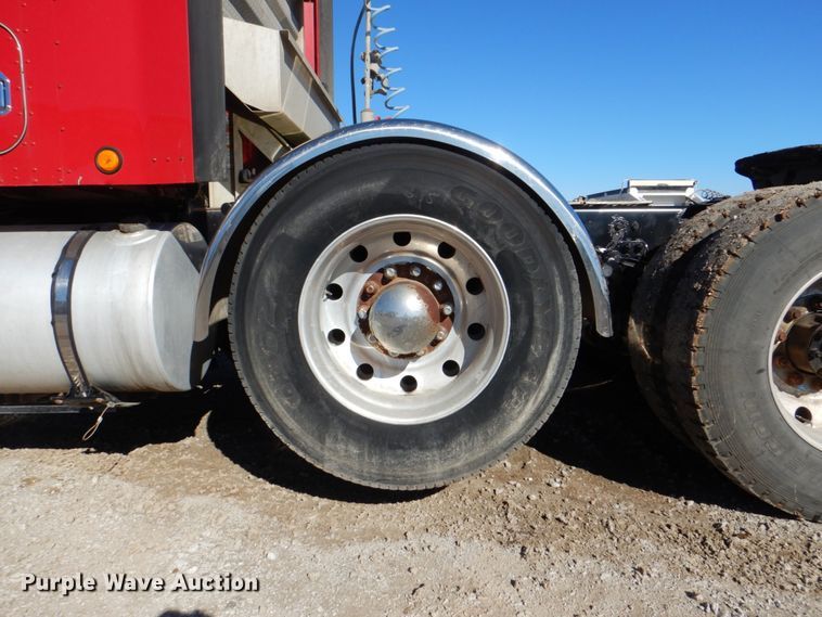 image for item DH5298 2007 Kenworth T800 semi truck