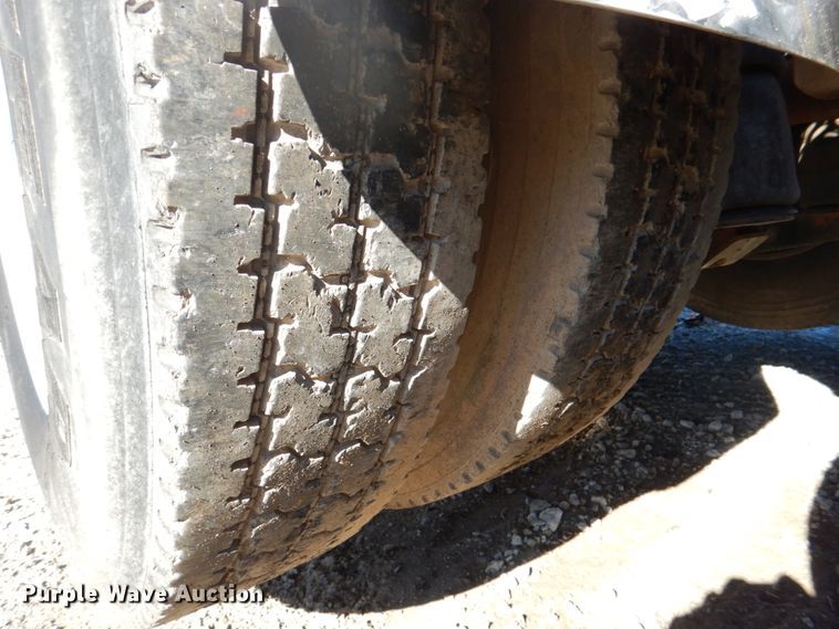 image for item DH5298 2007 Kenworth T800 semi truck