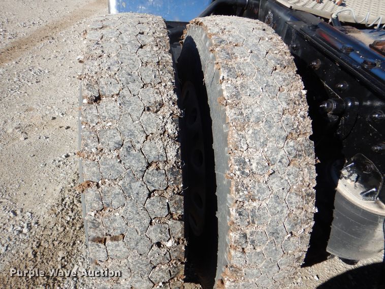 image for item DH5298 2007 Kenworth T800 semi truck