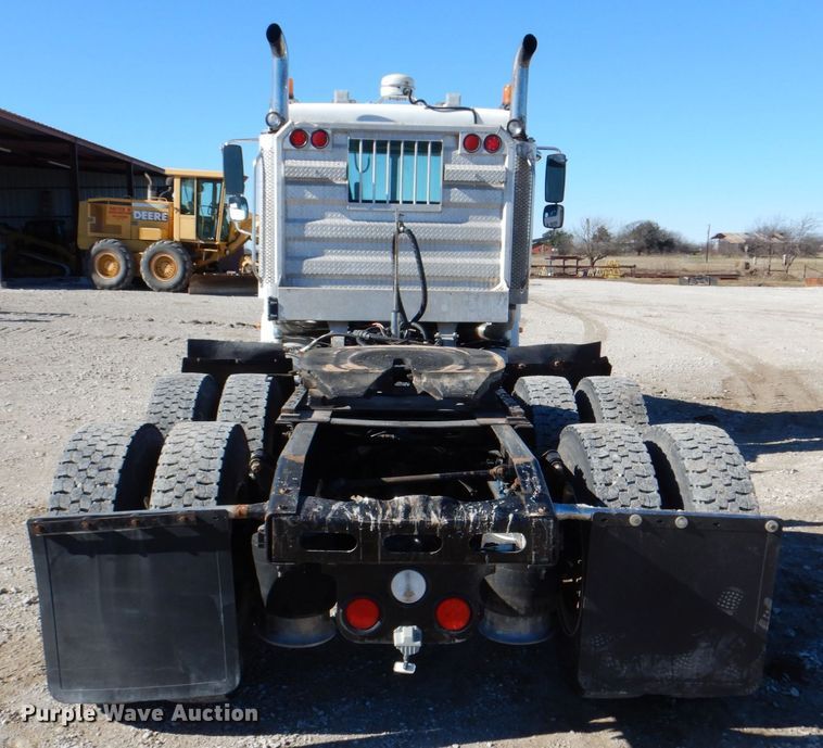 image for item DH5299 2005 Freightliner Columbia 120 semi truck