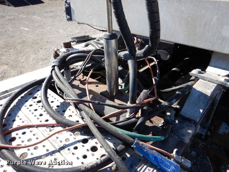 image for item DH5299 2005 Freightliner Columbia 120 semi truck