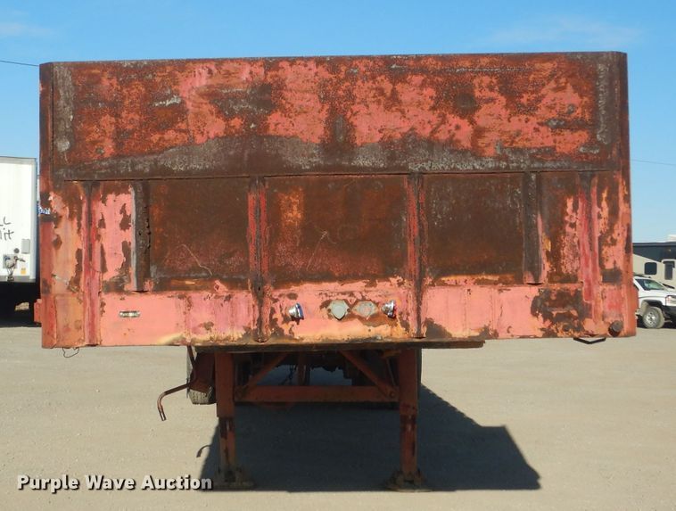 image for item DH6252 1979 Hobb flatbed trailer