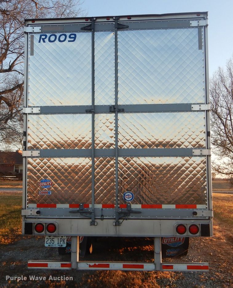 image for item DH6253 2016 Utility 3000R refrigerated van trailer