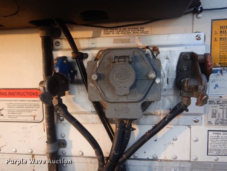 image for item DH6253 2016 Utility 3000R refrigerated van trailer