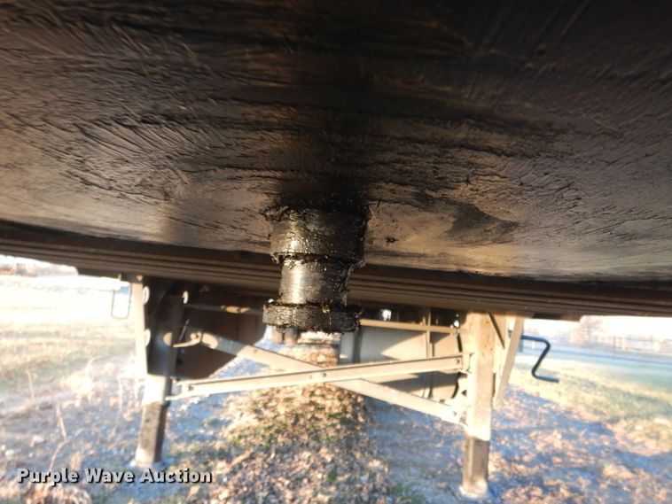 image for item DH6253 2016 Utility 3000R refrigerated van trailer