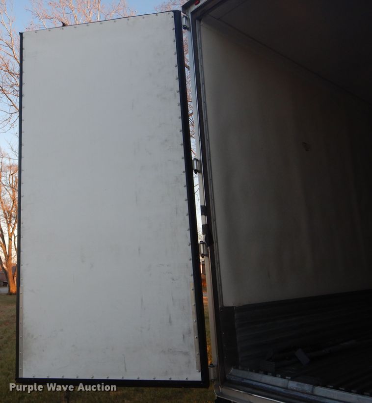 image for item DH6253 2016 Utility 3000R refrigerated van trailer