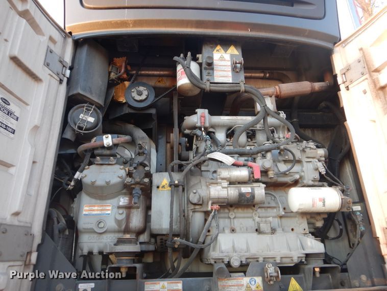 image for item DH6253 2016 Utility 3000R refrigerated van trailer