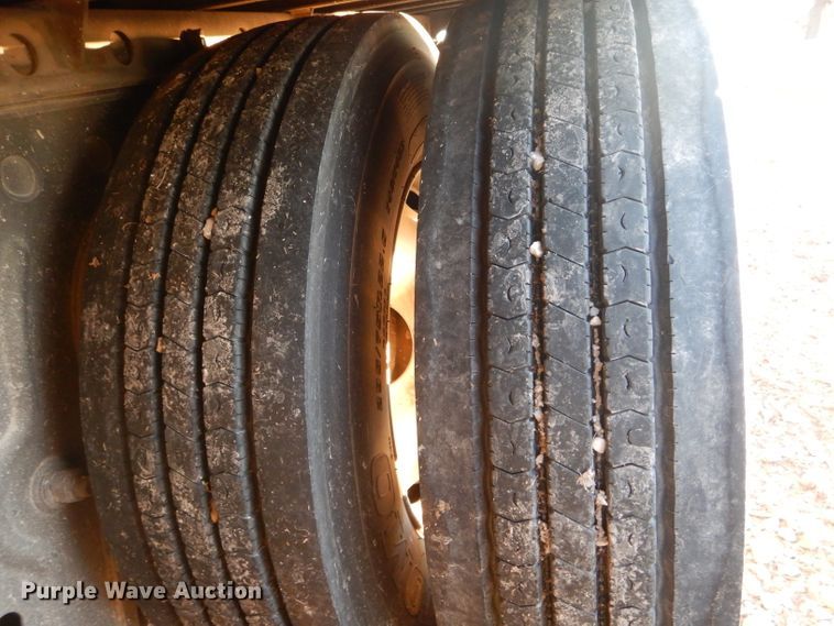 image for item DH6253 2016 Utility 3000R refrigerated van trailer