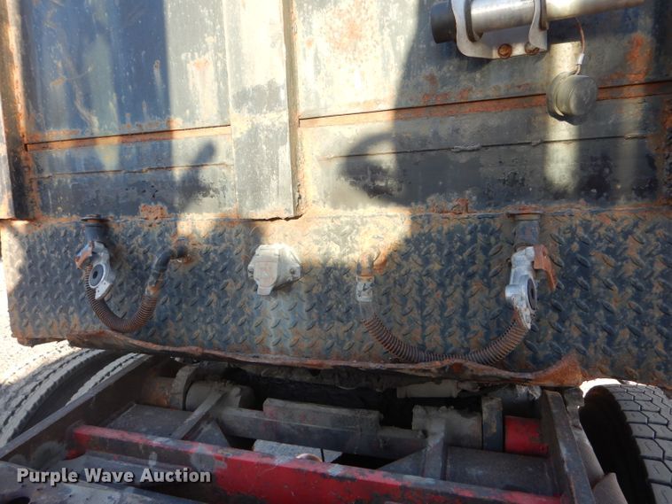 image for item DH6254 1986 Gooseneck 86-40X8-0 scrap trailer