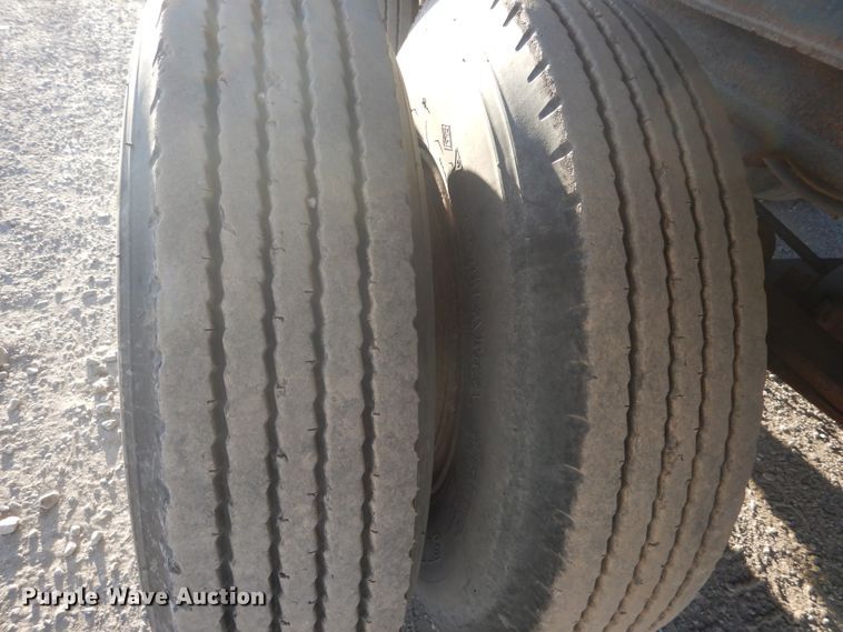 image for item DH6254 1986 Gooseneck 86-40X8-0 scrap trailer