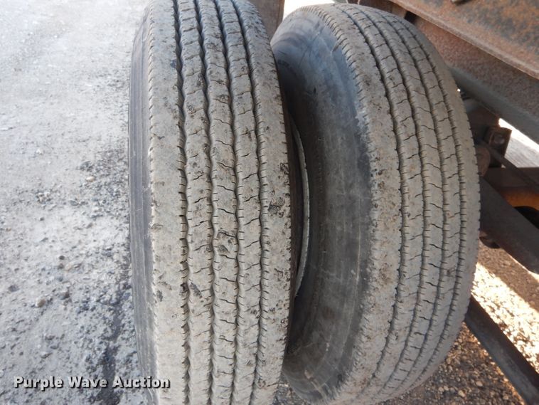 image for item DH6254 1986 Gooseneck 86-40X8-0 scrap trailer